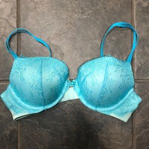 Victoria secret very sexy push up. NWOT.